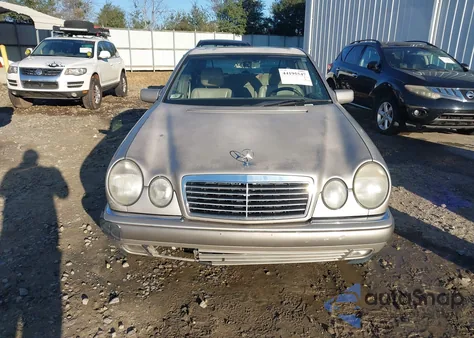 1997 Mercedes-Benz E 320 из США, поврежденный, VIN WDBJF55F9VJ026979